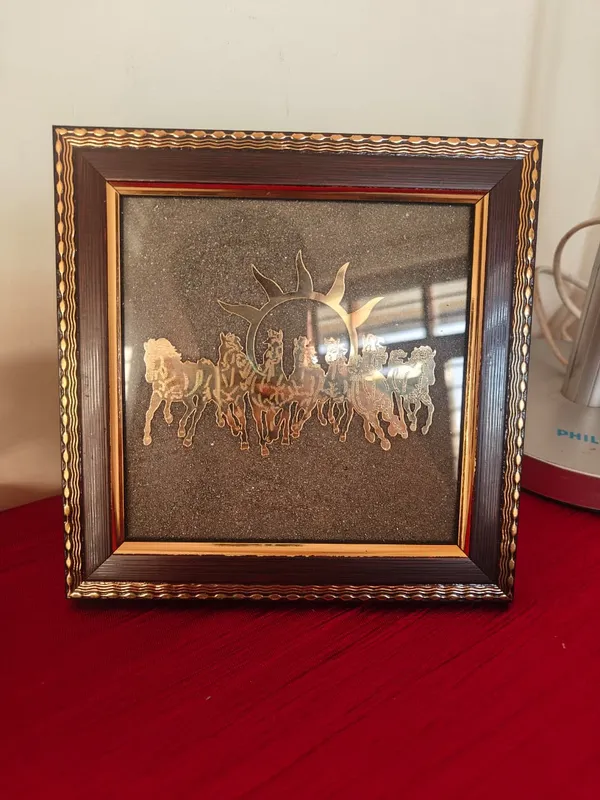 7_Hourses_pyrite_frame