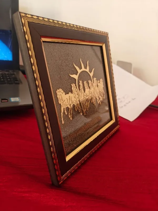 7_Hourses_pyrite_frame