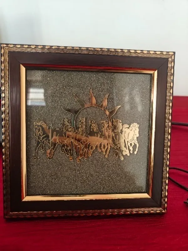 7_Hourses_pyrite_frame