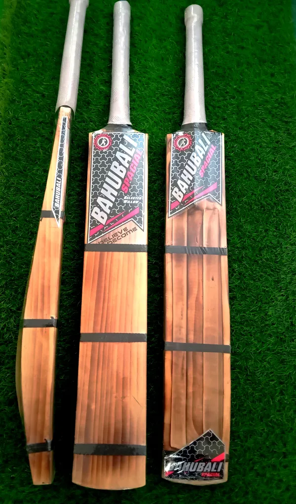 Bahubali_Kashmir_Willow_Cricket_Bat_Red