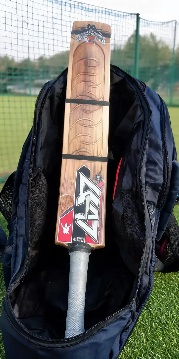 Ak47_Kashmir_Willow_Cricket_Bat_Malhar_Style