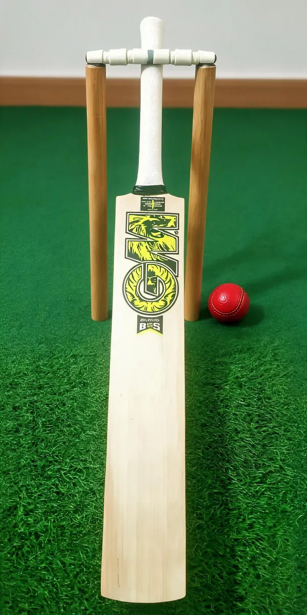 Diamond_55_Kashmir_Willow_Cricket_Bat_Green