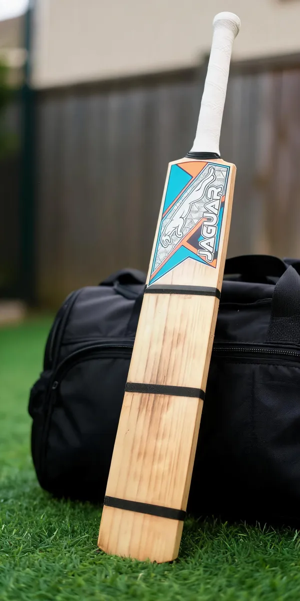 Jaguar_Kashmir_Willow_Cricket_Bat