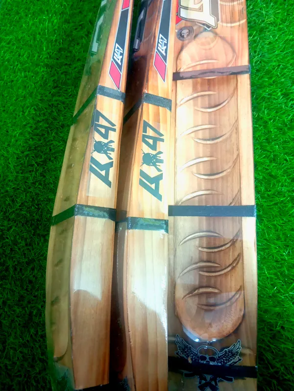 Ak47_Kashmir_Willow_Cricket_Bat_Malhar_Style