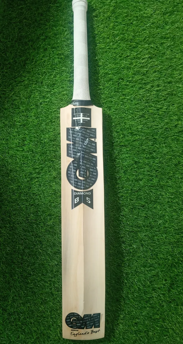 GM_DXM_English_Willow_Cricket_Bat