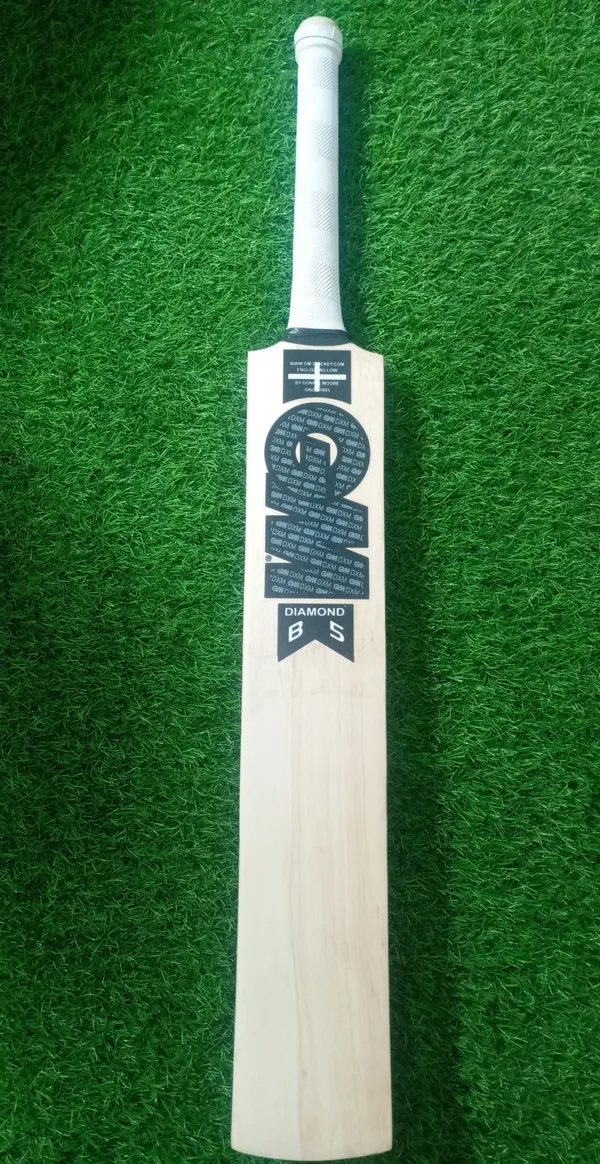 GM_DXM_English_Willow_Cricket_Bat