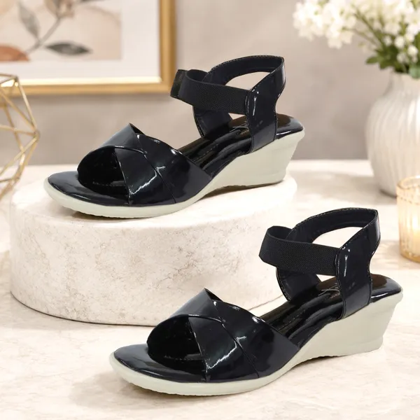 Black_Patent_Leather_Crisscross_Strap_Slingback_Sandals_For_Women