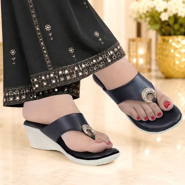 Black_Synthetic_Leather_Embellished_Toe_Strap_Wedge_Sandals_For_Women