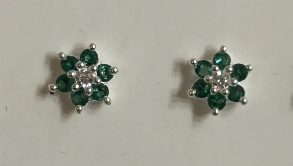 Green_Stone_925_Silver_Floral_Stud_Earrings_For_Women