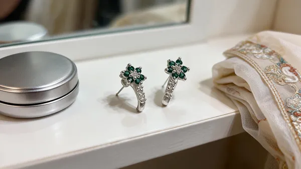Silver_&_Green_925_Silver_Floral_Stud_Earrings_For_Women