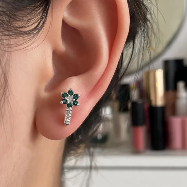 Silver_&_Green_925_Silver_Floral_Stud_Earrings_For_Women