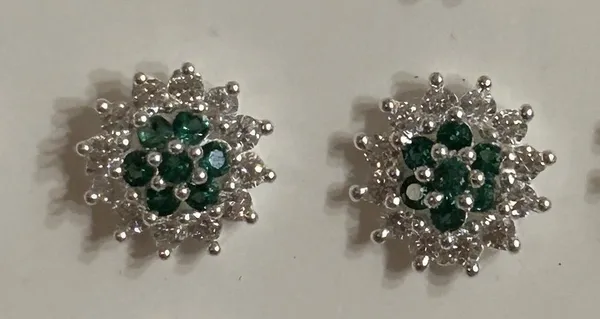 Green_925_Silver_Floral_Stud_Earrings_For_Women