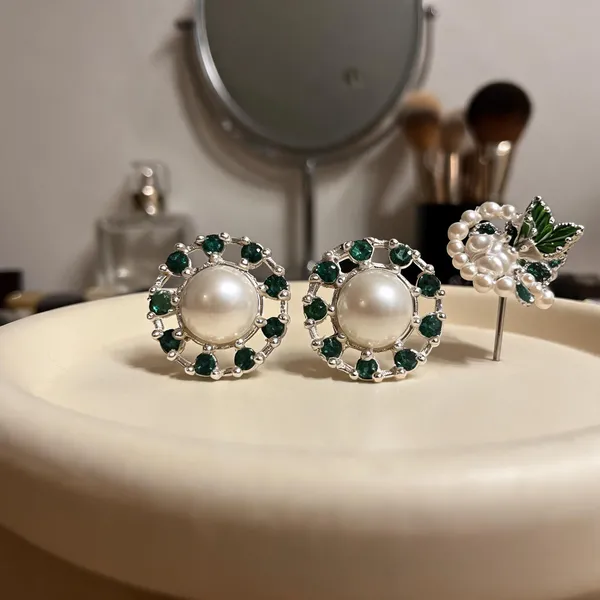 Silver_Green_Stone_Pearl_925_Silver_Stud_Earrings_For_Women