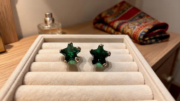 Green_925_Sterling_Star_Stone_Stud_Earrings_For_Women