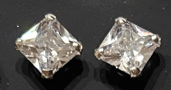 Silver_925_Silver_Square_Crystal_Stud_Earrings_For_Women