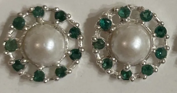 Silver_Green_Stone_Pearl_925_Silver_Stud_Earrings_For_Women