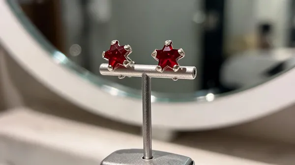 Red_925_Silver_Star_Shaped_Stud_Earrings_For_Women