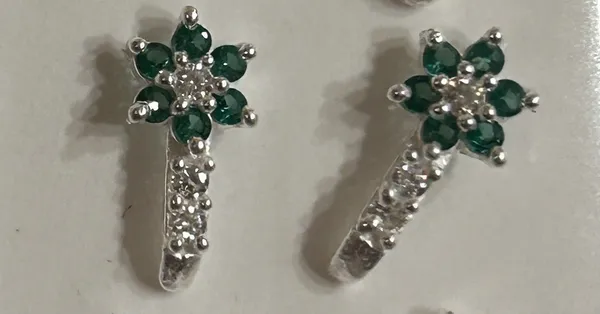 Silver_&_Green_925_Silver_Floral_Stud_Earrings_For_Women