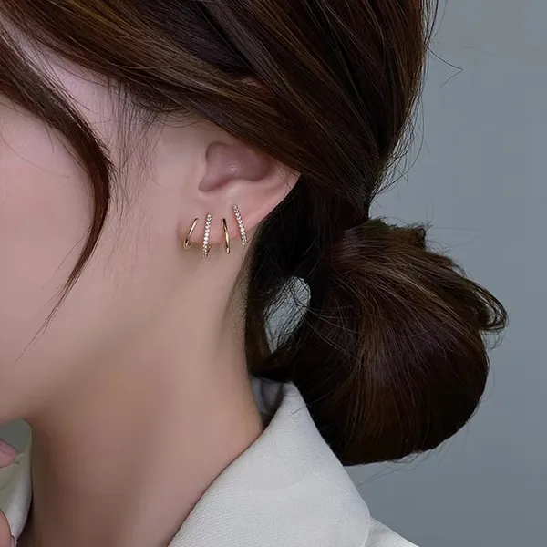 Gold_Tone_Rhinestone_Ear_Cuff_Earrings_for_Women