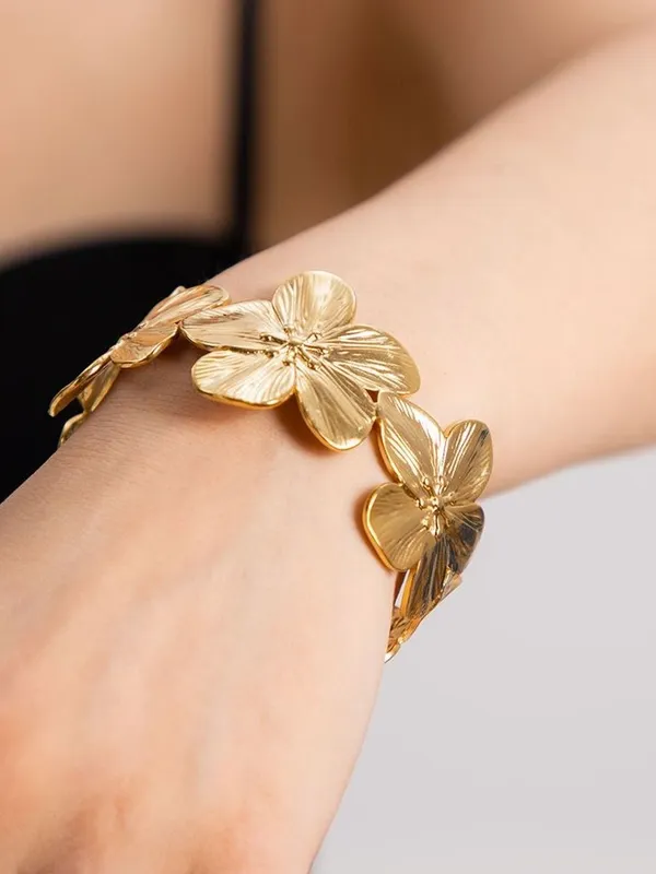Gold_Tone_Floral_Link_Bracelet_for_Women