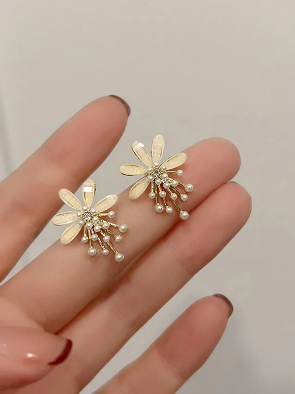Gold-Tone_Floral_Pearl_Drop_Earrings_for_Women