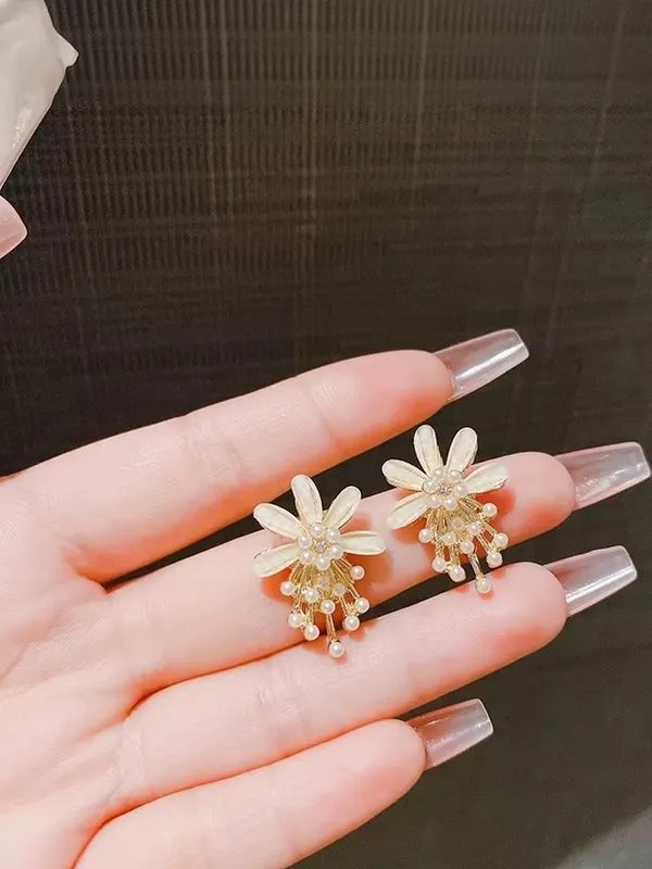 Gold-Tone_Floral_Pearl_Drop_Earrings_for_Women