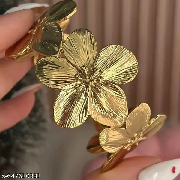 Gold_Tone_Floral_Link_Bracelet_for_Women