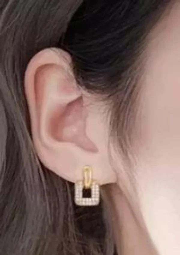 Gold_Tone_Floral_Drop_Earrings_for_Women