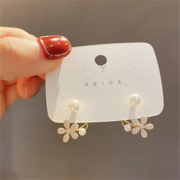 Gold_Tone_Floral_Pearl_Earrings_for_Women