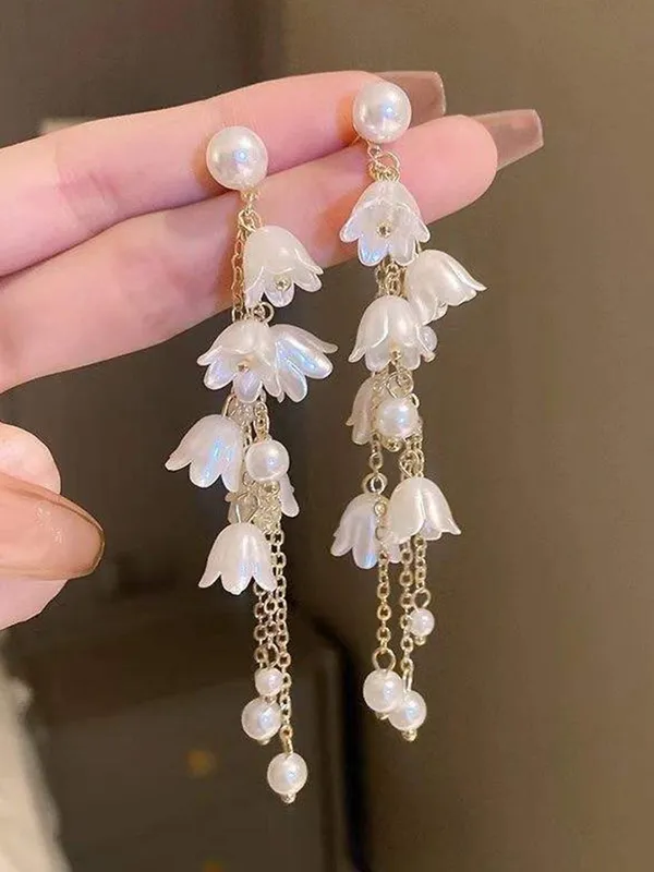 White_Pearl_Floral_Drop_Earrings_for_Women