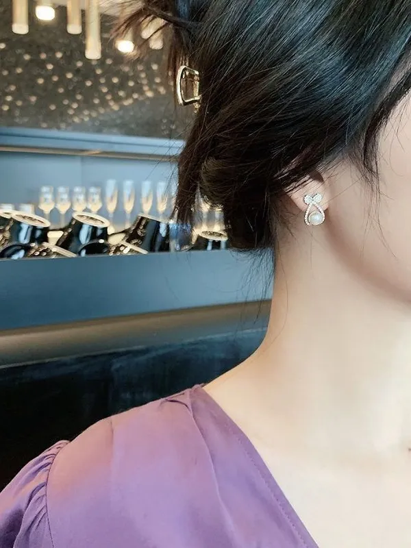 Gold_Tone_Bow_Pearl_Drop_Earrings_for_Women