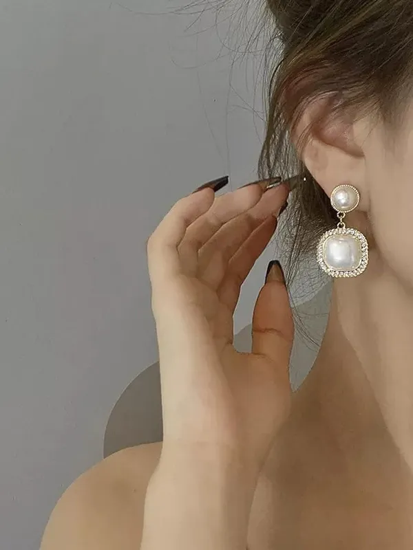 Gold_Tone_Pearl_Drop_Earrings_for_Women