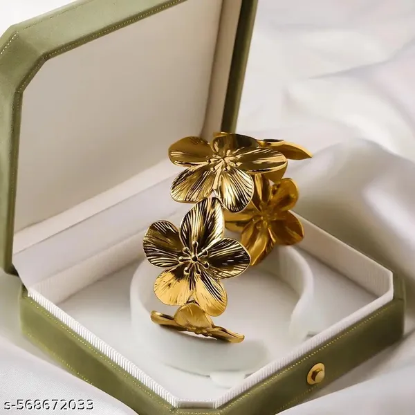 Gold_Tone_Floral_Link_Bracelet_for_Women