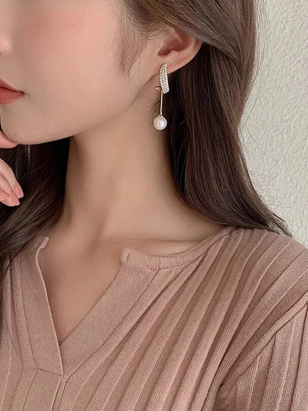 Gold_Tone_Crystal_Pearl_Drop_Earrings_for_Women