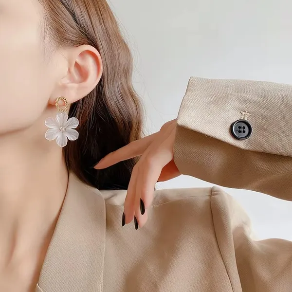 Gold_Tone_Floral_Drop_Earrings_for_Women