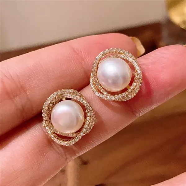 Gold_Tone_Pearl_Stud_Earrings_for_Women
