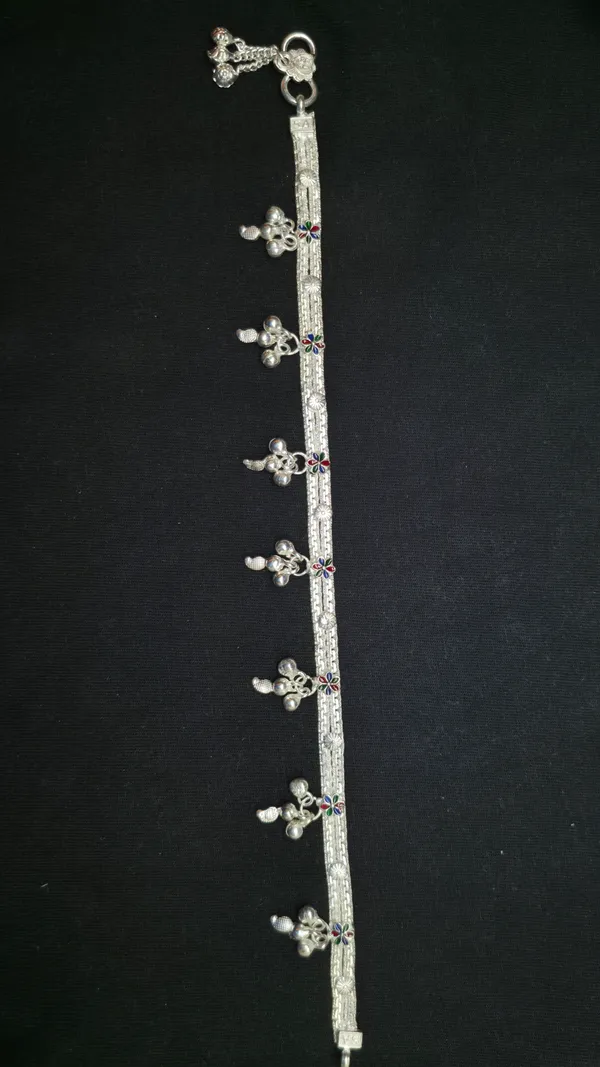 Silver-Tone_Traditional_Charm_Anklet_for_Women