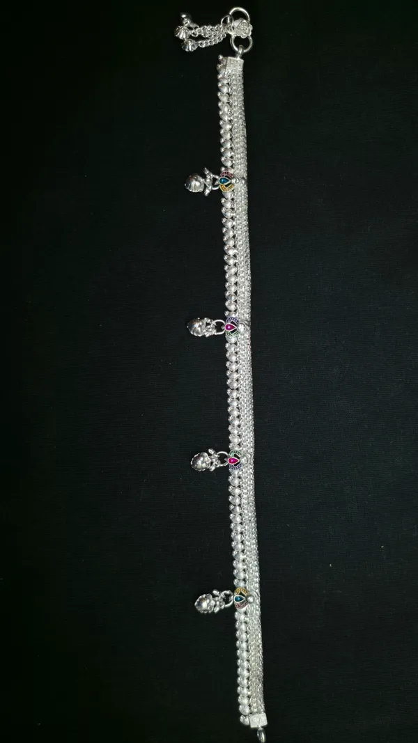 Silver_Tone_Charm_Anklet_for_Women