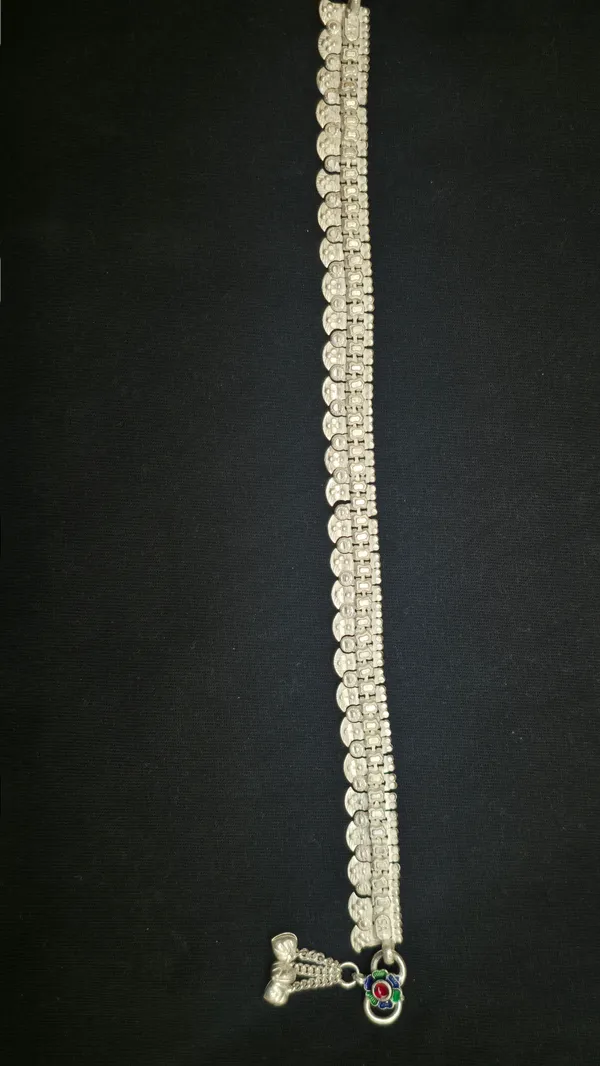 Silver-Toned_Traditional_Anklet_For_Women