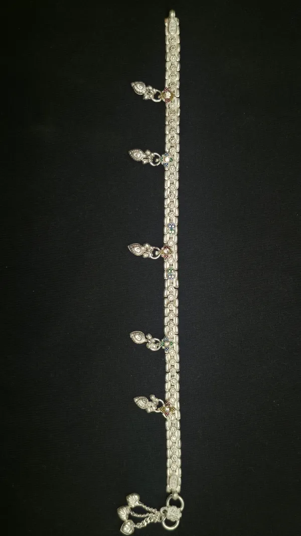 Silver_Tone_Charm_Anklet_for_Women