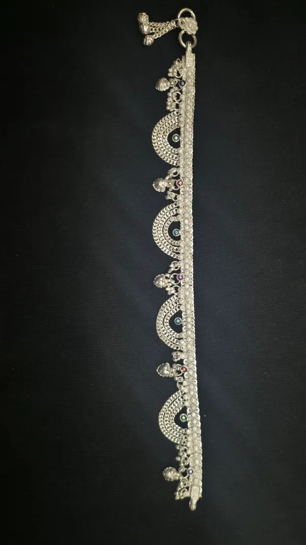 Silver-Tone_Traditional_Charm_Anklet_for_Women