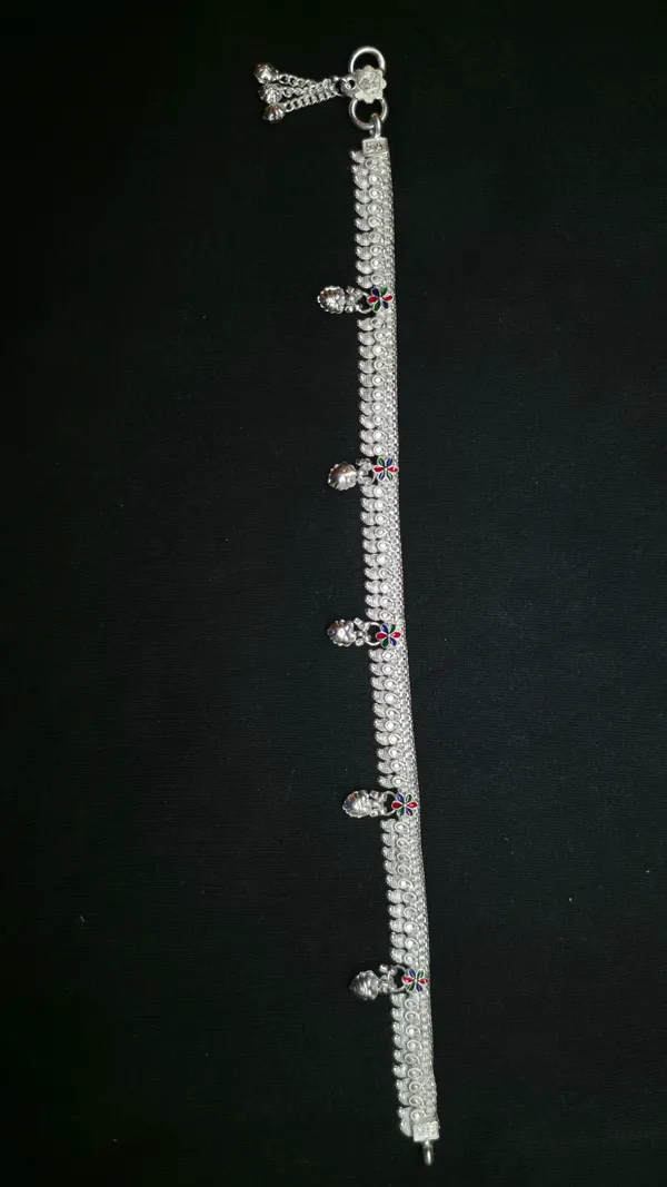 Silver-Tone_Traditional_Ghungroo_Anklet_For_Women