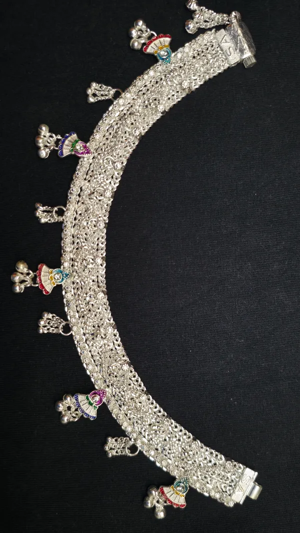 Silver-Tone_Traditional_Charm_Anklet_for_Women