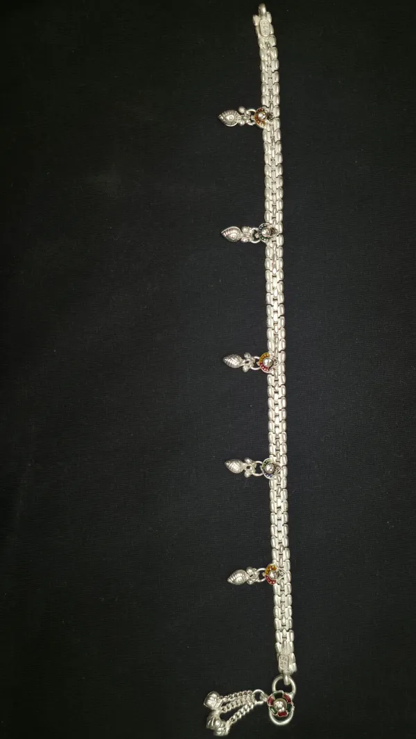 Silver_Tone_Charm_Anklet_for_Women