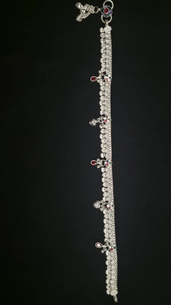 Silver_Tone_Charm_Embellished_Anklet_for_Women