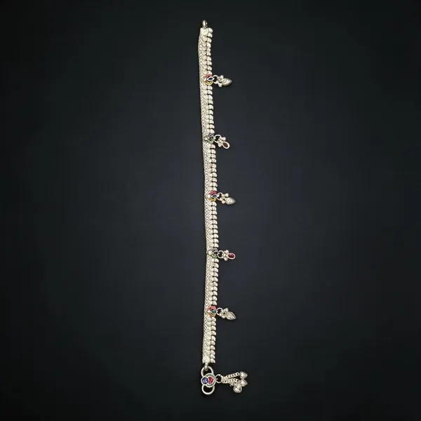 Silver_White_Metal_Classic_Payal_For_Women