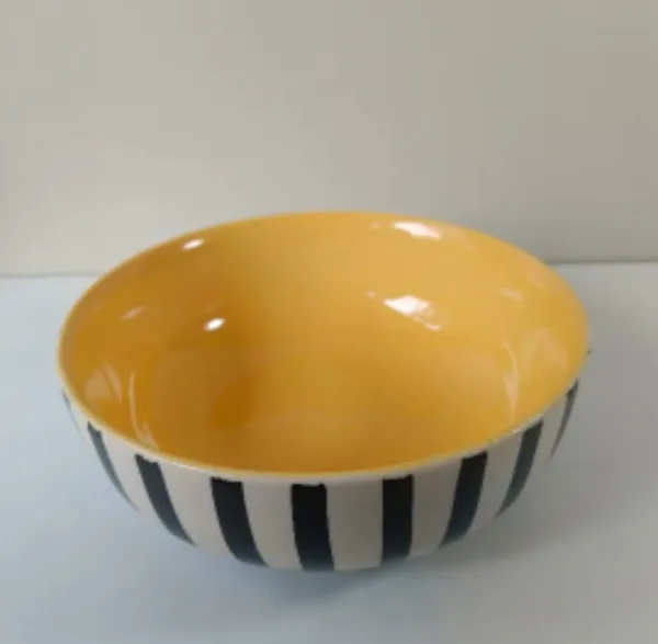 Yellow_And_Black_Stoneware_Serving_Bowl_For_Kitchen