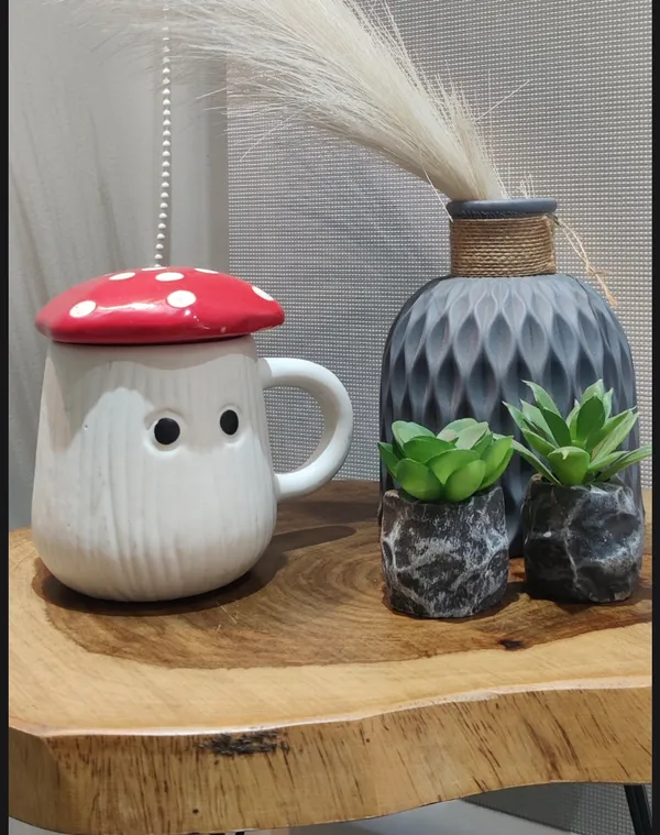 Red_With_White_Stoneware_Decorative_Showpiece_For_Kitchen