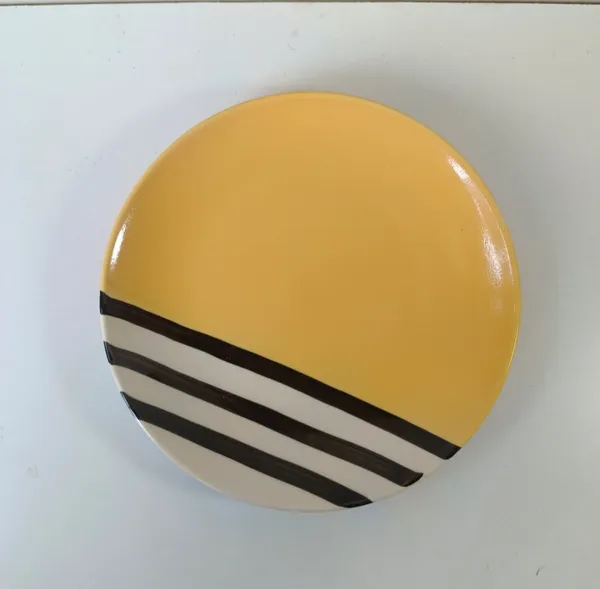 Mustard_Yellow_With_Black_Stoneware_Plate_For_Kitchen