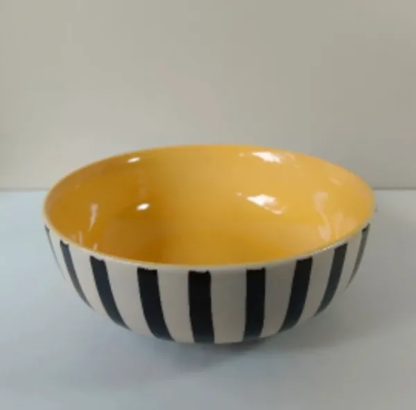 Yellow_And_Black_Stoneware_Serving_Bowl_For_Kitchen